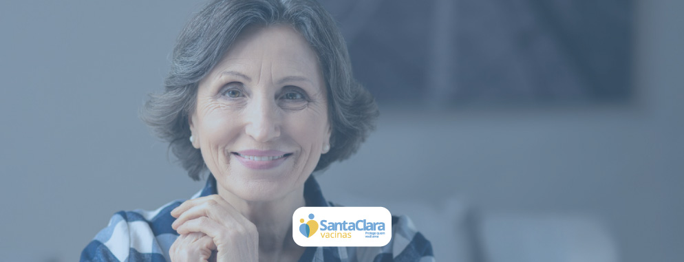 Idoso sendo vacinado contra Herpes Zoster