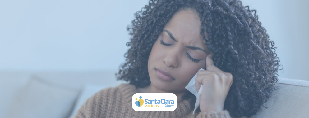 Mulher com dor de cabeça